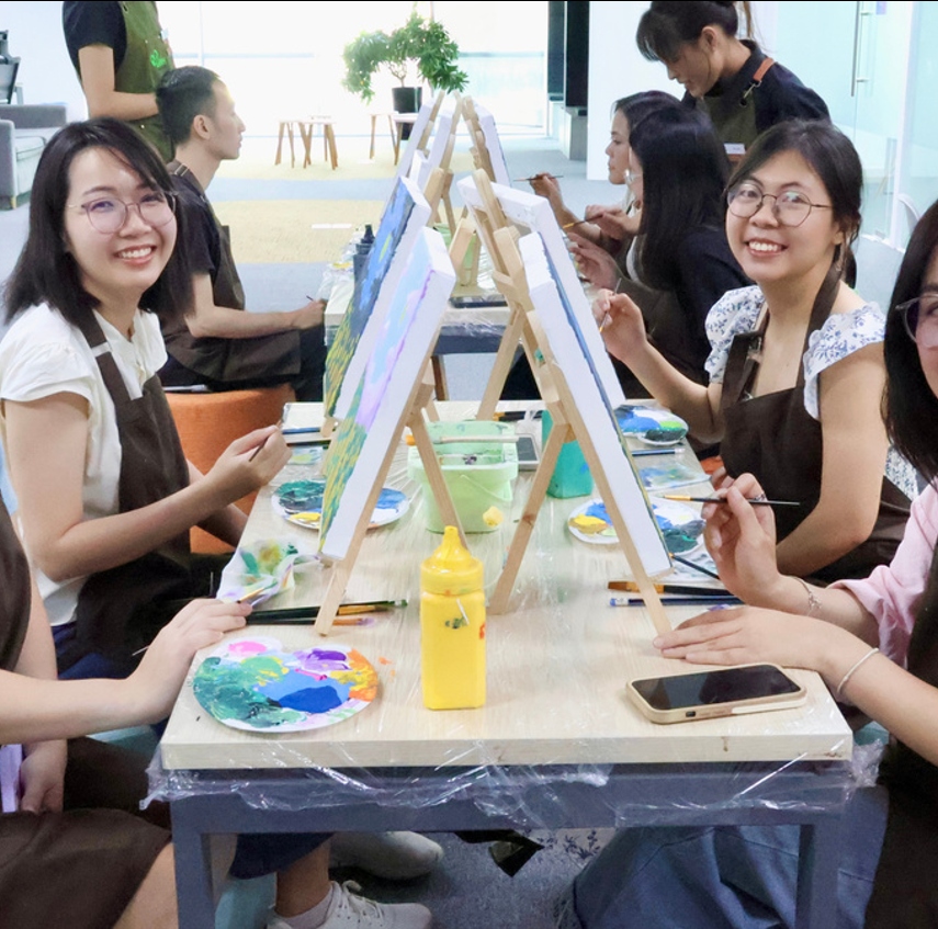 Không gian setup vẽ tranh thành công